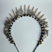 BONES Howlite Crystal Crown