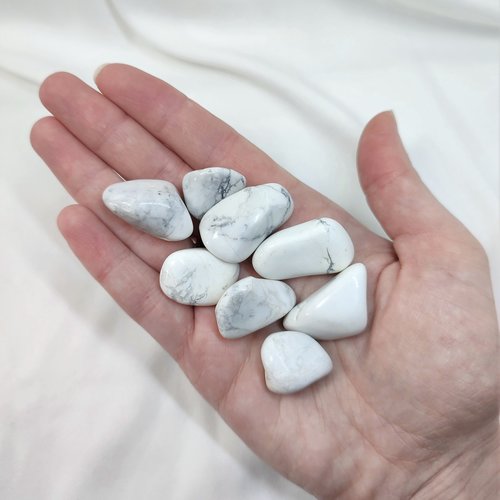 Howlite polished tumblestone.