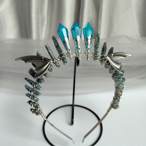DRAGON QUEEN Kyanite Crystal Crown