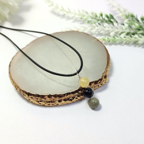 Evil entity protection pendant with citrine, onyx and labradorite.